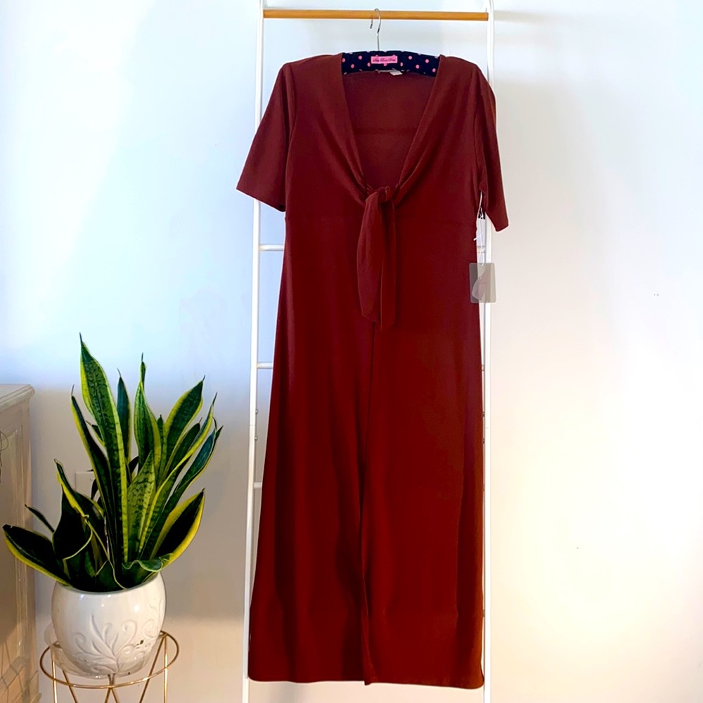 Forever 21 v neck knot fitted dress